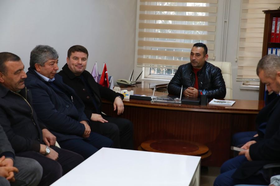 Belediye Başkanı Evren Dinçer, Belediye Meclis Üyeleri ile birlikte Ağaç İşleri Esnaf ve Sanatkârlar Odasını ziyaret etti.