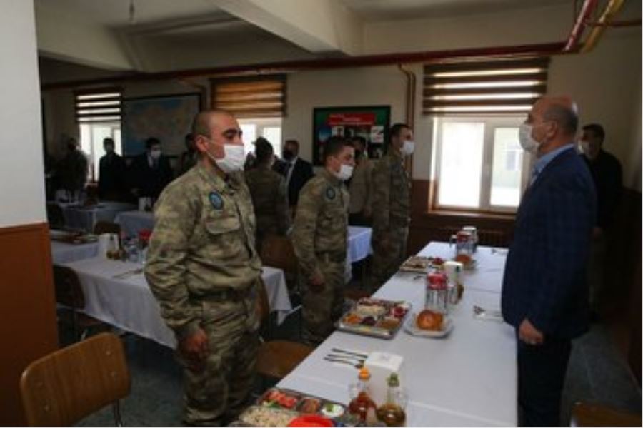 İçişleri Bakanı Süleyman Soylu Ersöz Hudut Takım Karakolunu ziyaret etti