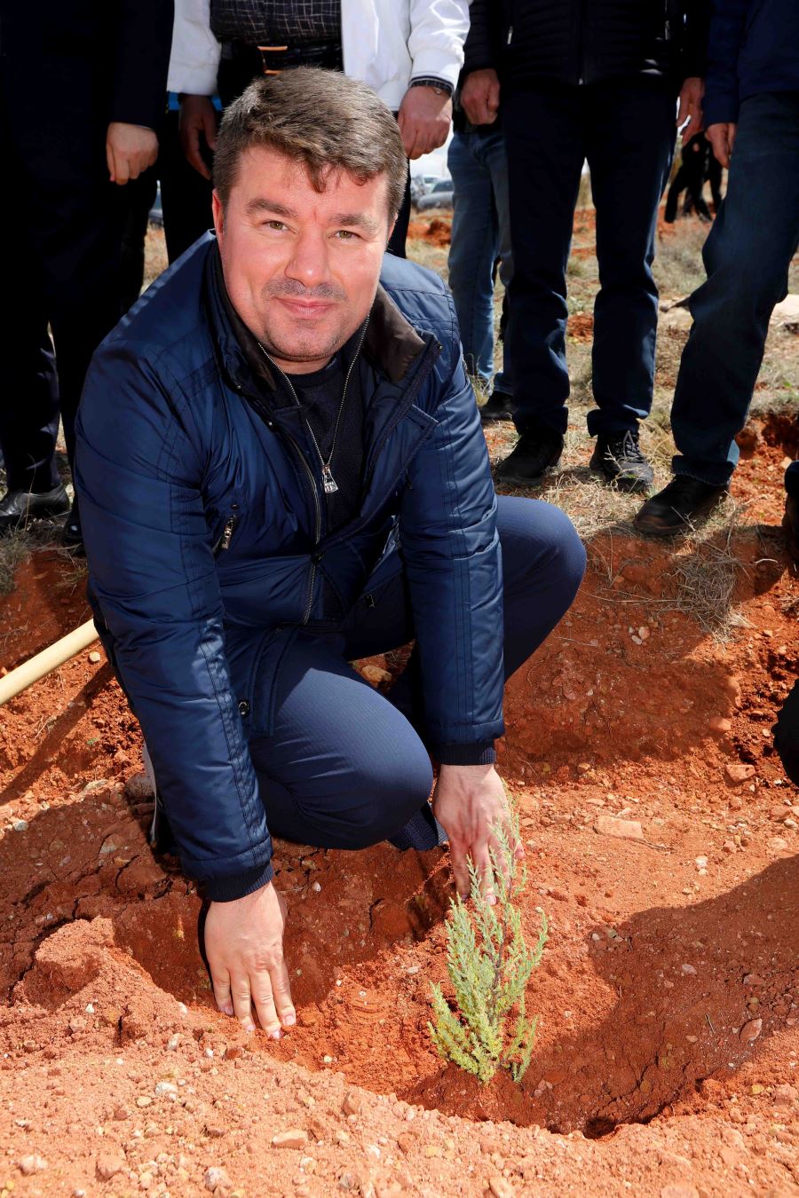 MALÇLAMA TEKNİĞİ İLE 200 BİN FİDAN TOPRAKLA BULUŞUYOR