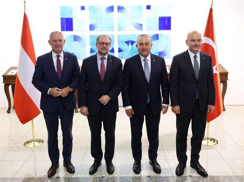 Bakanımız Sn. Soylu ve Dışişleri Bakanımız Sn. Çavuşoğlu; Avusturya İçişleri Bakanı ve Dışişleri Bakanı ile Ortak Toplantı Gerçekleştirdiler