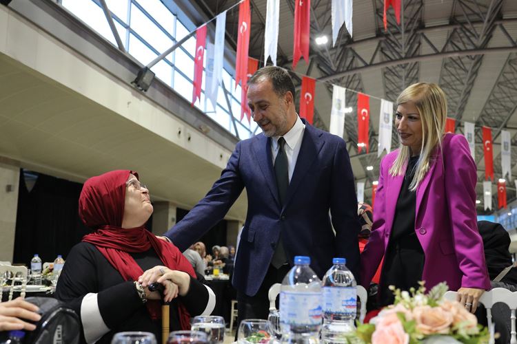 SİLİVRİLİ 4 BİN 700 KADIN BURSA’YI GEZDİ