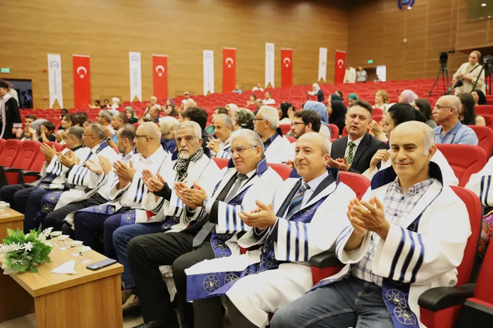 ASÜ’DE 2024 YILI MEZUNİYET TÖRENLERİ TAMAMLANDI