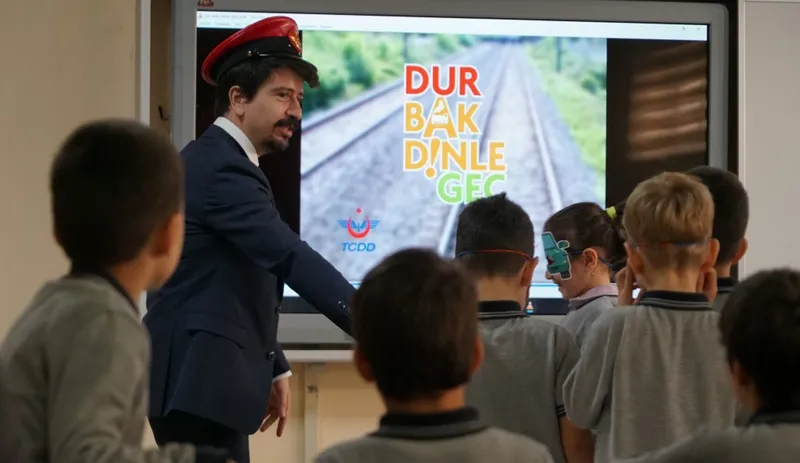 30 Bin Öğrenciye Hemzemin Geçit Güvenliği Eğitimi Verildi