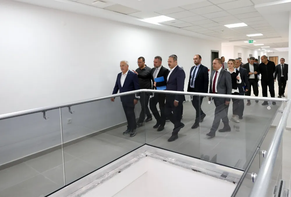 Tıp Fakültesi Temel Bilimler Binası ve Teknopark  inşaatlarında incelemelerde bulunuldu