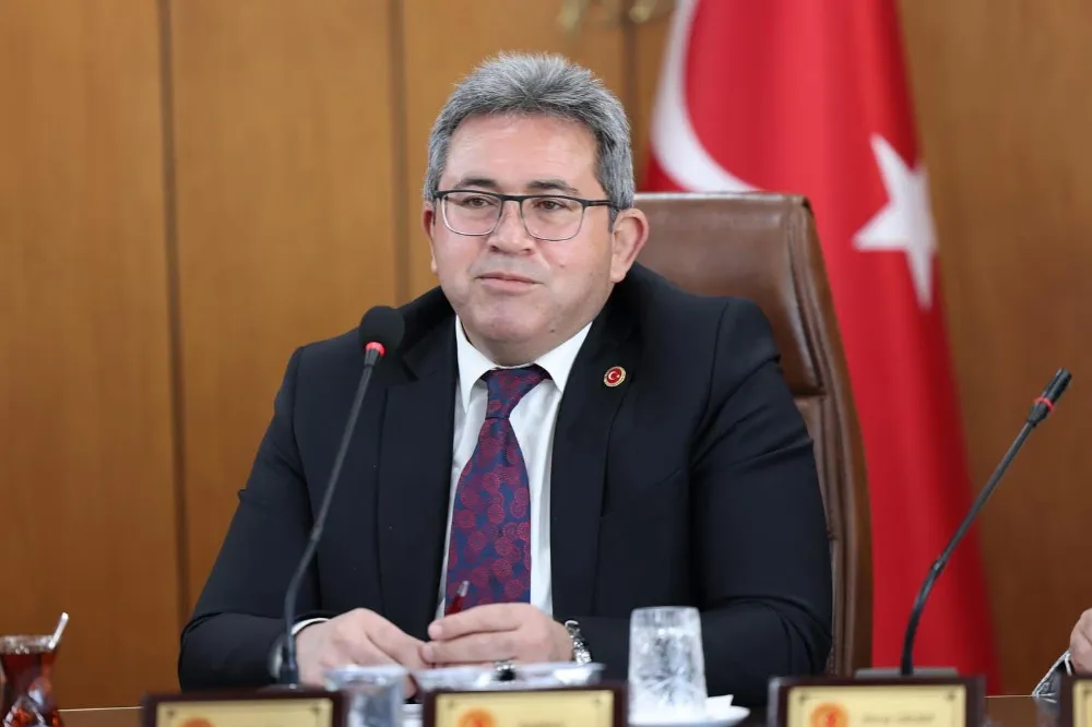 BAŞKAN AĞIR: “GELECEĞİMİZİ İNŞA EDEN TÜM ÖĞRETMENLERİMİZİN GÜNÜ KUTLU OLSUN”