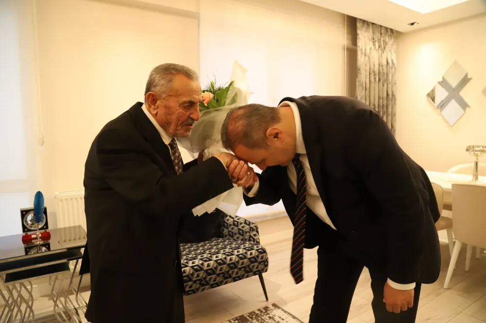 Rektör Arıbaş: Öğretmenlik bir ömür  boyu süren kutsal bir meslektir