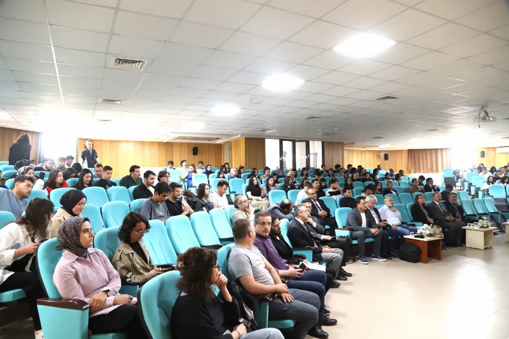 Finans sektörünün öncüleri  ASÜ’de deneyimlerini paylaştı