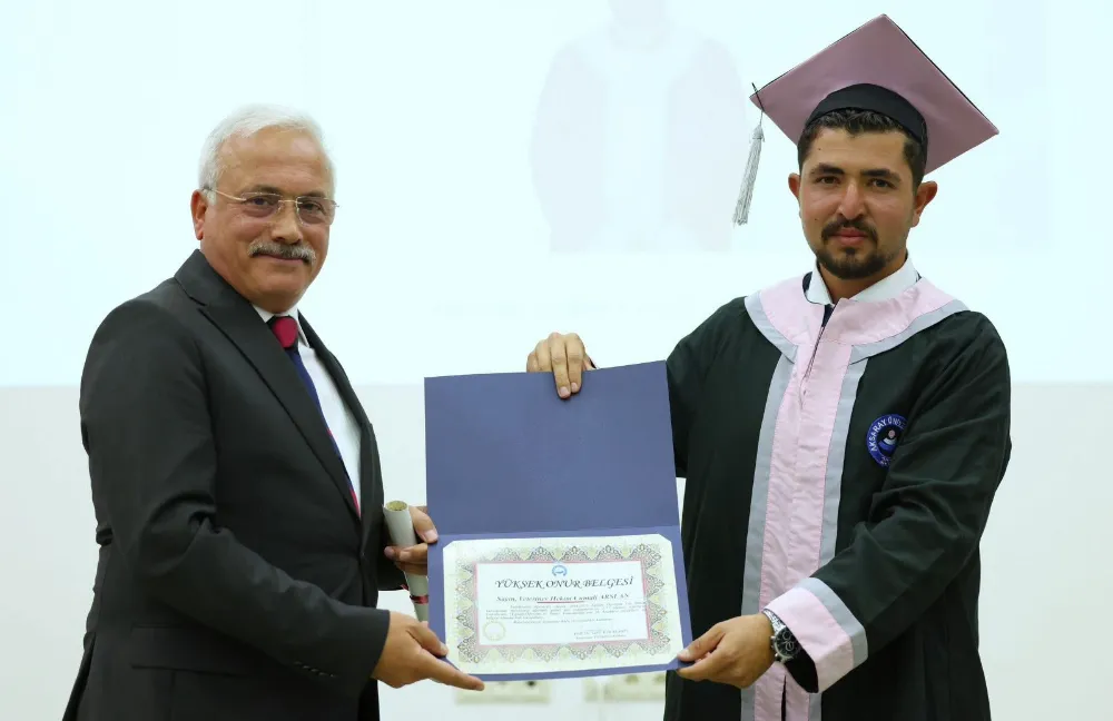 ASÜ Veteriner Fakültesi’nde  mezuniyet coşkusu yaşandı