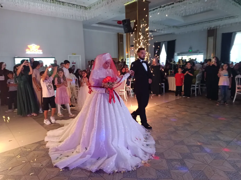 Mutluluğa Atılan Adım: Amine ve Ömer Faruk Evlendi
