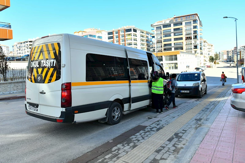 ANKARA BÜYÜKŞEHİR ÖĞRENCİLERE SERVİS VE ABONMAN DESTEĞİ VERMEYE DEVAM EDİYOR